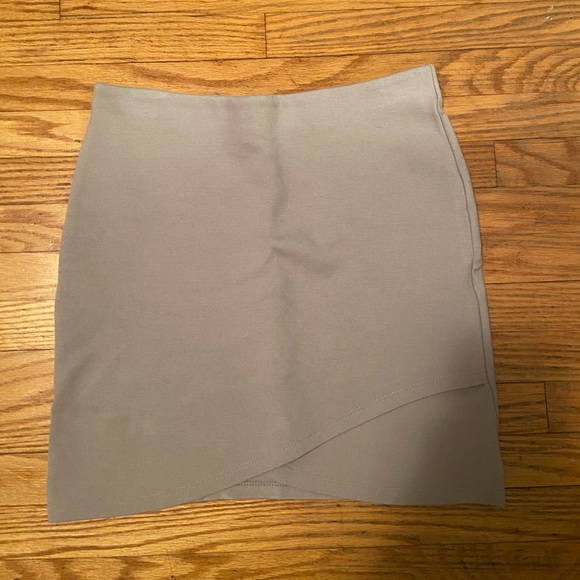 Aritzia Primrose Skirt - Picture 1 of 2